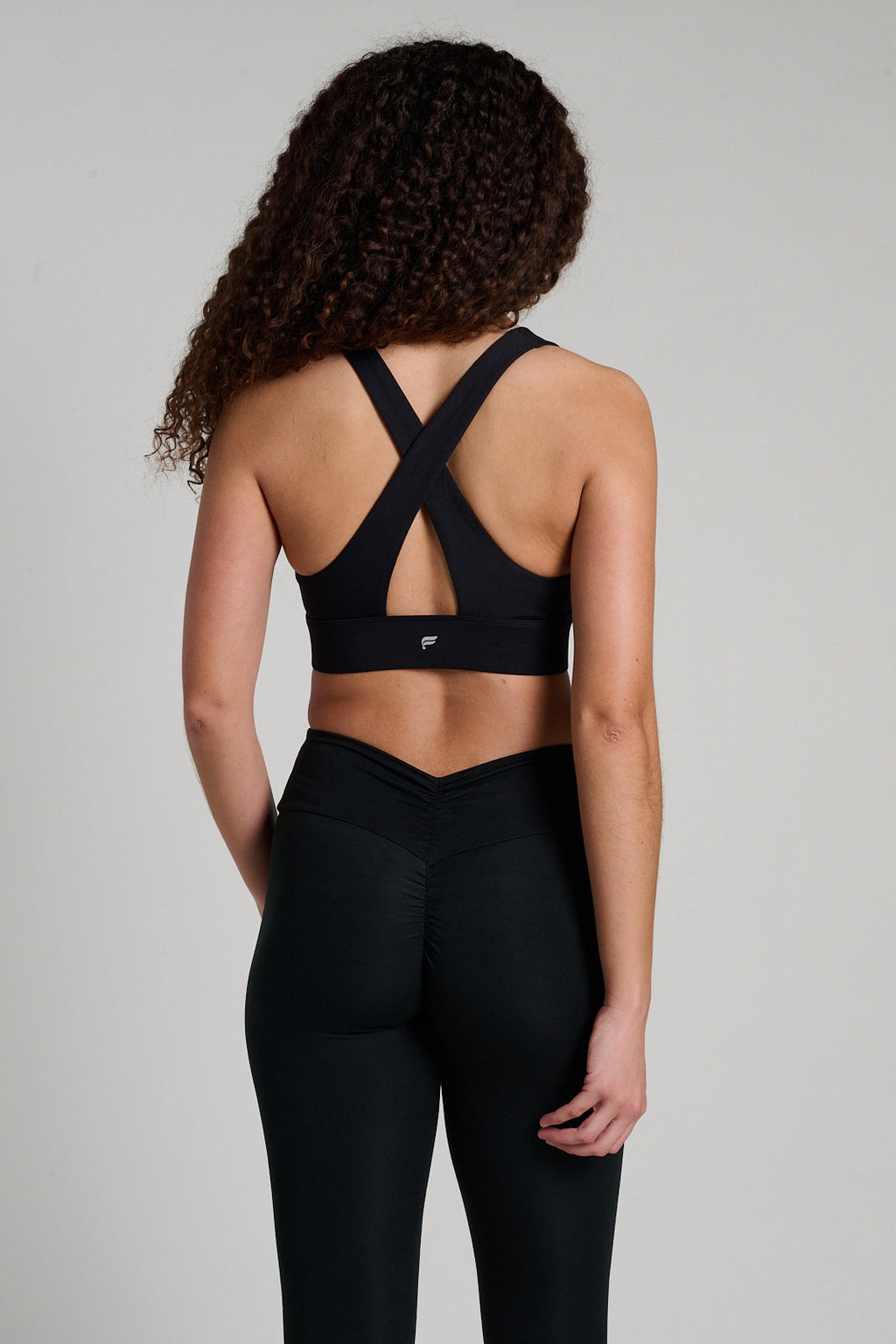 Oasis Twist Sports Bra